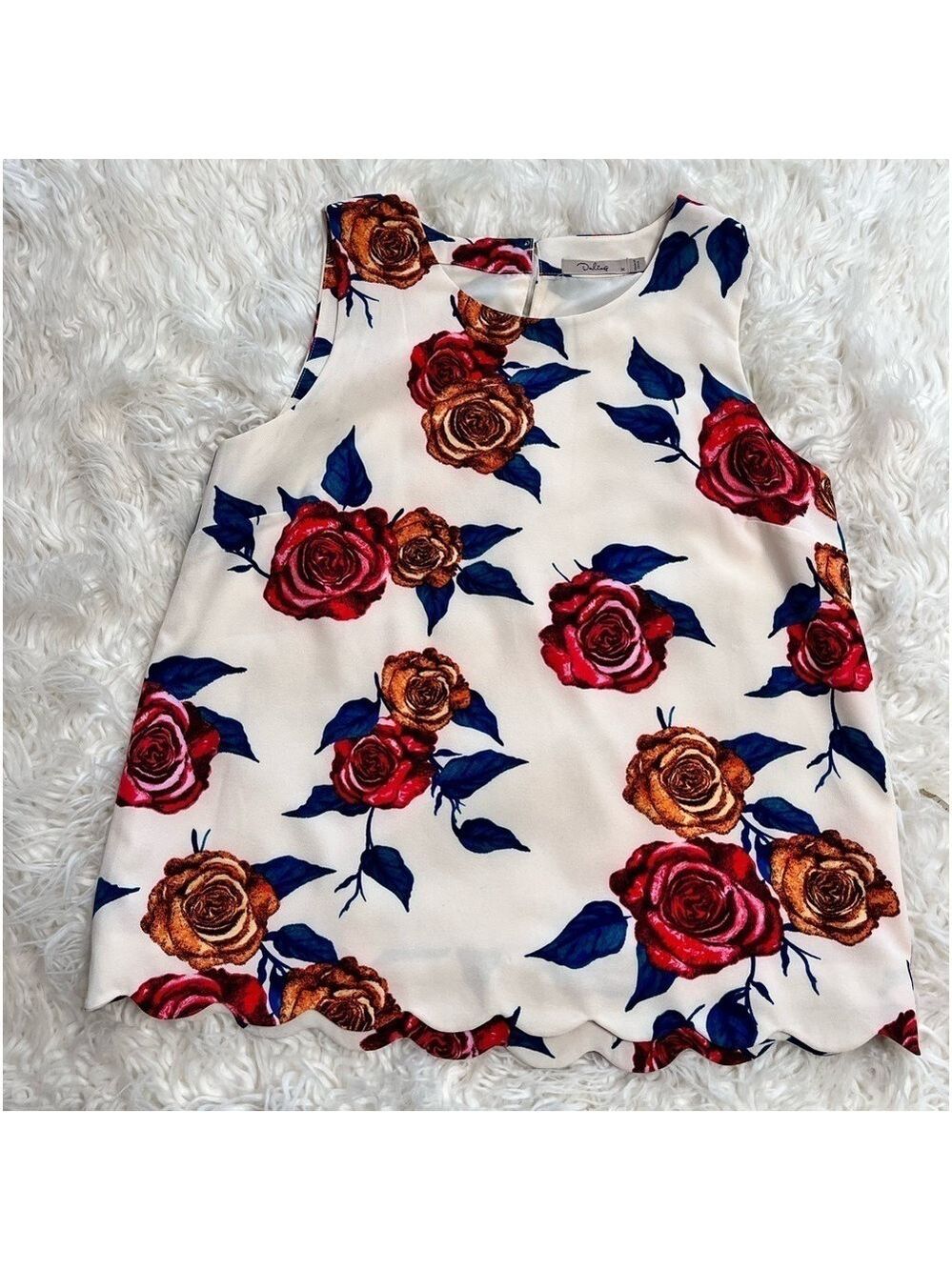 Darling Women’s Floral Sleeveless Top. Size M
